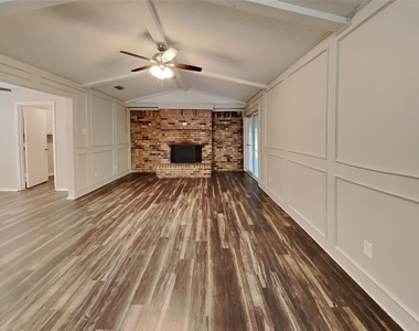 725 Maple Glen Drive - Photo Thumbnail 1