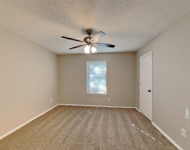 725 Maple Glen Drive - Photo Thumbnail 12