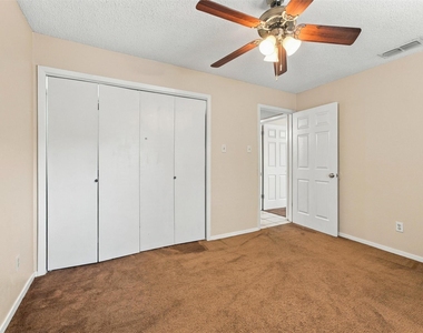 410 W Franklin Street - Photo Thumbnail 8