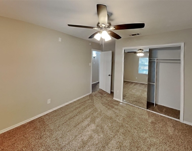 3905 Branch Hollow Drive - Photo Thumbnail 14