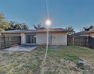 3905 Branch Hollow Drive - Photo Thumbnail 20