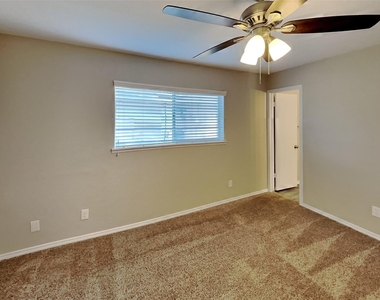 3905 Branch Hollow Drive - Photo Thumbnail 10