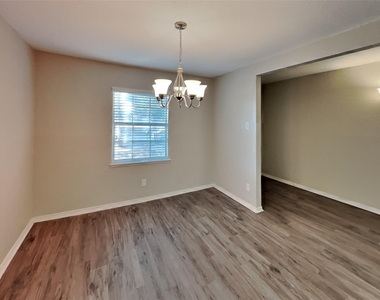 3905 Branch Hollow Drive - Photo Thumbnail 8