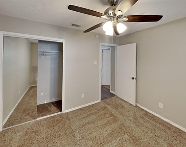 3905 Branch Hollow Drive - Photo Thumbnail 16