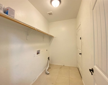 228 Buckskin Drive - Photo Thumbnail 21