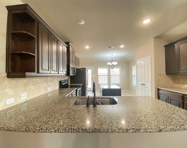 228 Buckskin Drive - Photo Thumbnail 6