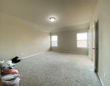 228 Buckskin Drive - Photo Thumbnail 10