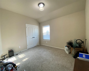 228 Buckskin Drive - Photo Thumbnail 18
