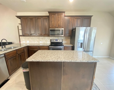 228 Buckskin Drive - Photo Thumbnail 8