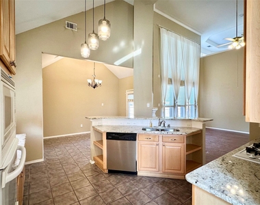 5828 Southmoor Lane - Photo Thumbnail 3