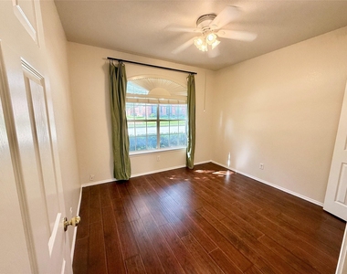 5828 Southmoor Lane - Photo Thumbnail 22