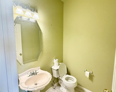 5828 Southmoor Lane - Photo Thumbnail 21