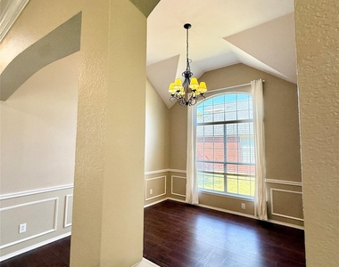 5828 Southmoor Lane - Photo Thumbnail 9
