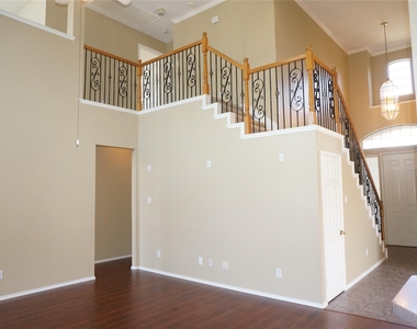 5828 Southmoor Lane - Photo Thumbnail 10