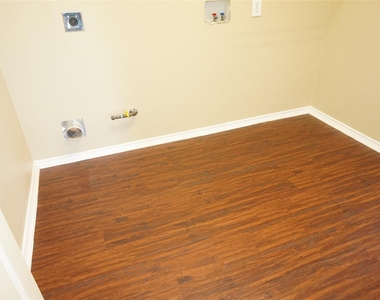 5828 Southmoor Lane - Photo Thumbnail 33