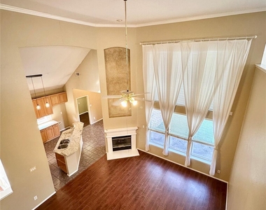 5828 Southmoor Lane - Photo Thumbnail 2