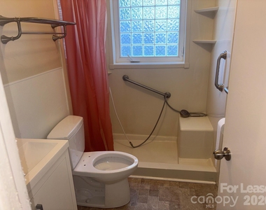 103 Fairground Avenue - Photo Thumbnail 7