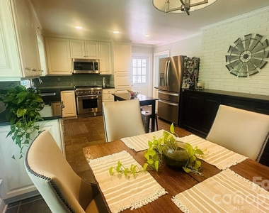 5320 Seacroft Road - Photo Thumbnail 2