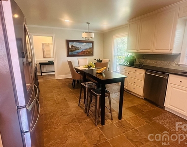 5320 Seacroft Road - Photo Thumbnail 3