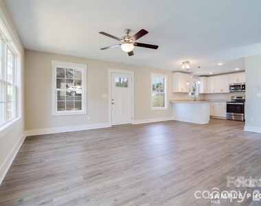 1245 Carolyn Avenue - Photo Thumbnail 2