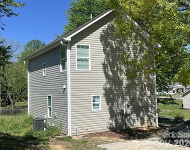1245 Carolyn Avenue - Photo Thumbnail 10