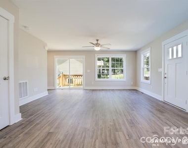 1245 Carolyn Avenue - Photo Thumbnail 7