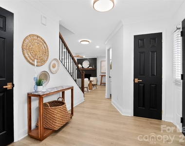 1943 Watlington Drive - Photo Thumbnail 6