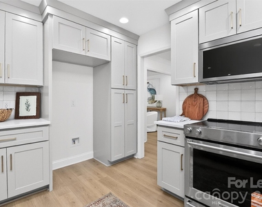 1943 Watlington Drive - Photo Thumbnail 14