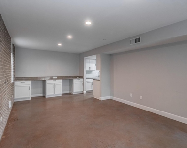 4930 Thunder Road - Photo Thumbnail 9