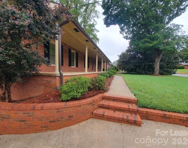 614 Carolina Avenue S - Photo Thumbnail 1