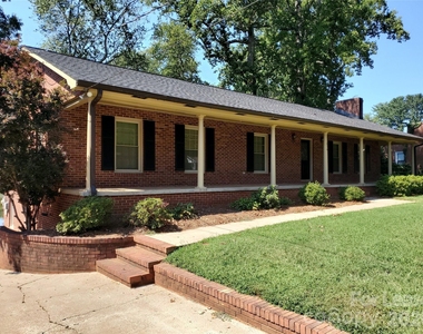 614 Carolina Avenue S - Photo Thumbnail 2