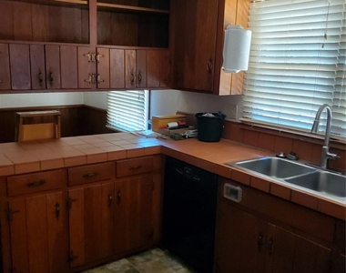 614 Carolina Avenue S - Photo Thumbnail 10