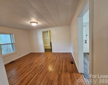 1641 Berkley Street Sw - Photo Thumbnail 7