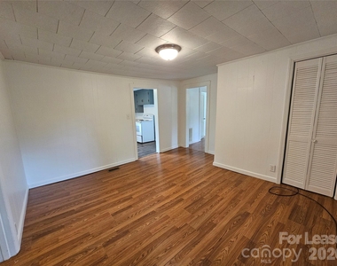 1641 Berkley Street Sw - Photo Thumbnail 8