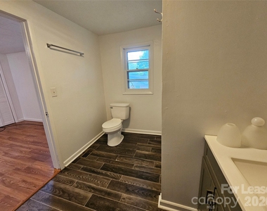 1641 Berkley Street Sw - Photo Thumbnail 10