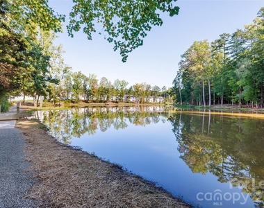 6013 Dutton Drive - Photo Thumbnail 16