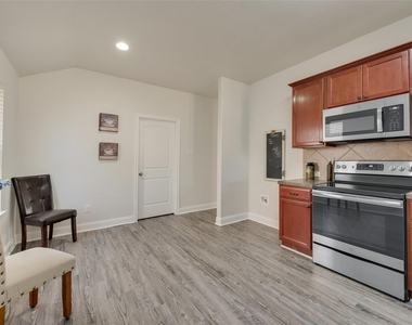 12310 Orloff Drive - Photo Thumbnail 4