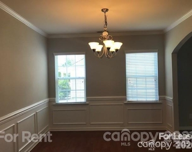 2709 Lawson Drive - Photo Thumbnail 2