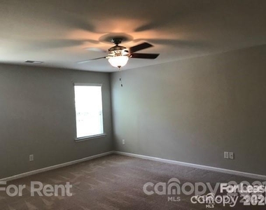 2709 Lawson Drive - Photo Thumbnail 9