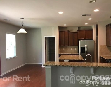 2709 Lawson Drive - Photo Thumbnail 4