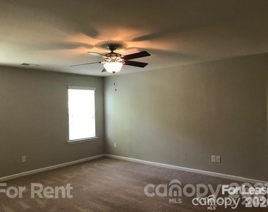 2709 Lawson Drive - Photo Thumbnail 6