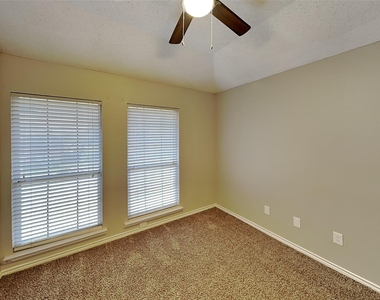 811 Rockefeller Lane - Photo Thumbnail 16
