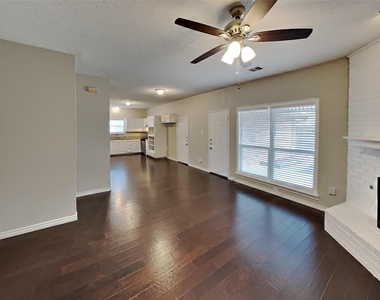 811 Rockefeller Lane - Photo Thumbnail 1