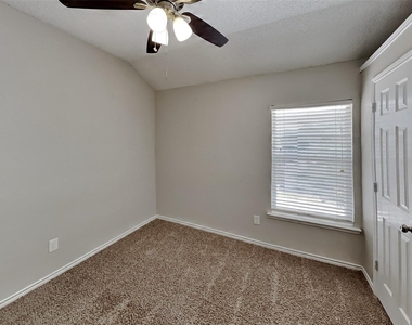 811 Rockefeller Lane - Photo Thumbnail 13
