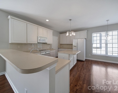 17224 Bridgeton Lane - Photo Thumbnail 9