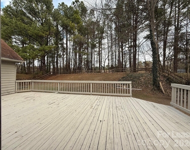6924 Long Needles Drive - Photo Thumbnail 18