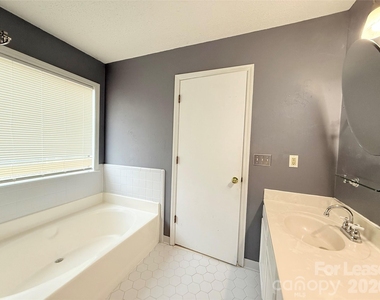 6924 Long Needles Drive - Photo Thumbnail 12