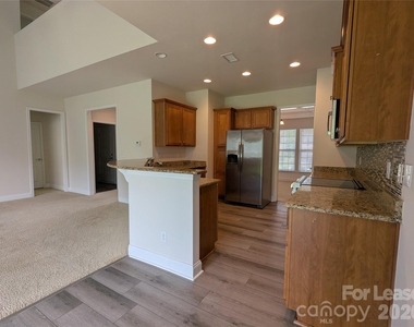 10787 Nw Edgepine Lane - Photo Thumbnail 2