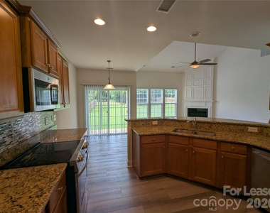 10787 Nw Edgepine Lane - Photo Thumbnail 5
