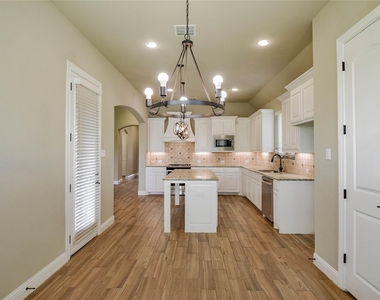 3100 White Horse Court - Photo Thumbnail 12